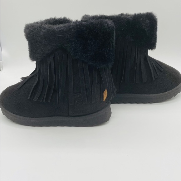 Mudf Other - Mudd Girls Cherry Fringe Cozy Boot Size 10